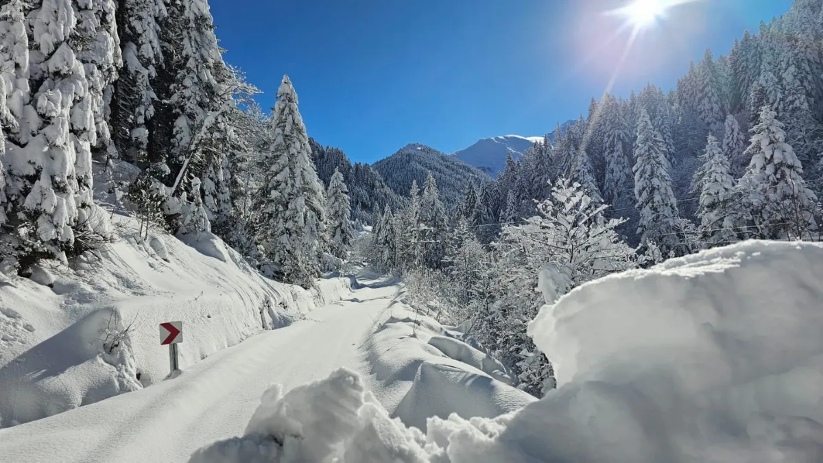 Kaçkar Dağları ve Yaylalar Beyaza Büründü