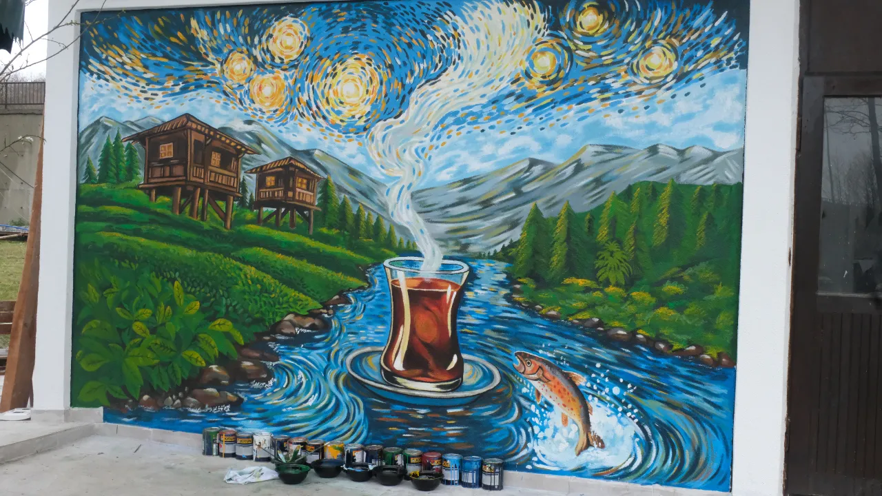     Rize’nin Simgeleri Van Gogh Tarzıyla Duvara Yansıdı
