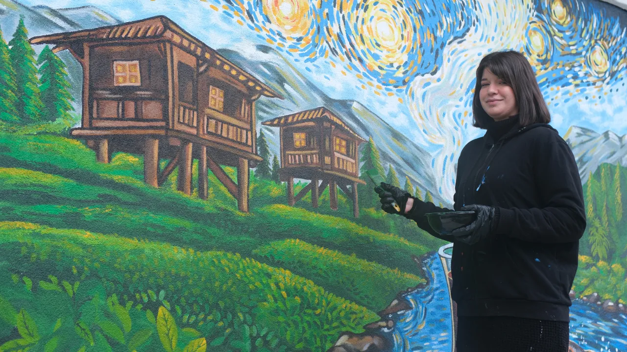     Rize’nin Simgeleri Van Gogh Tarzıyla Duvara Yansıdı