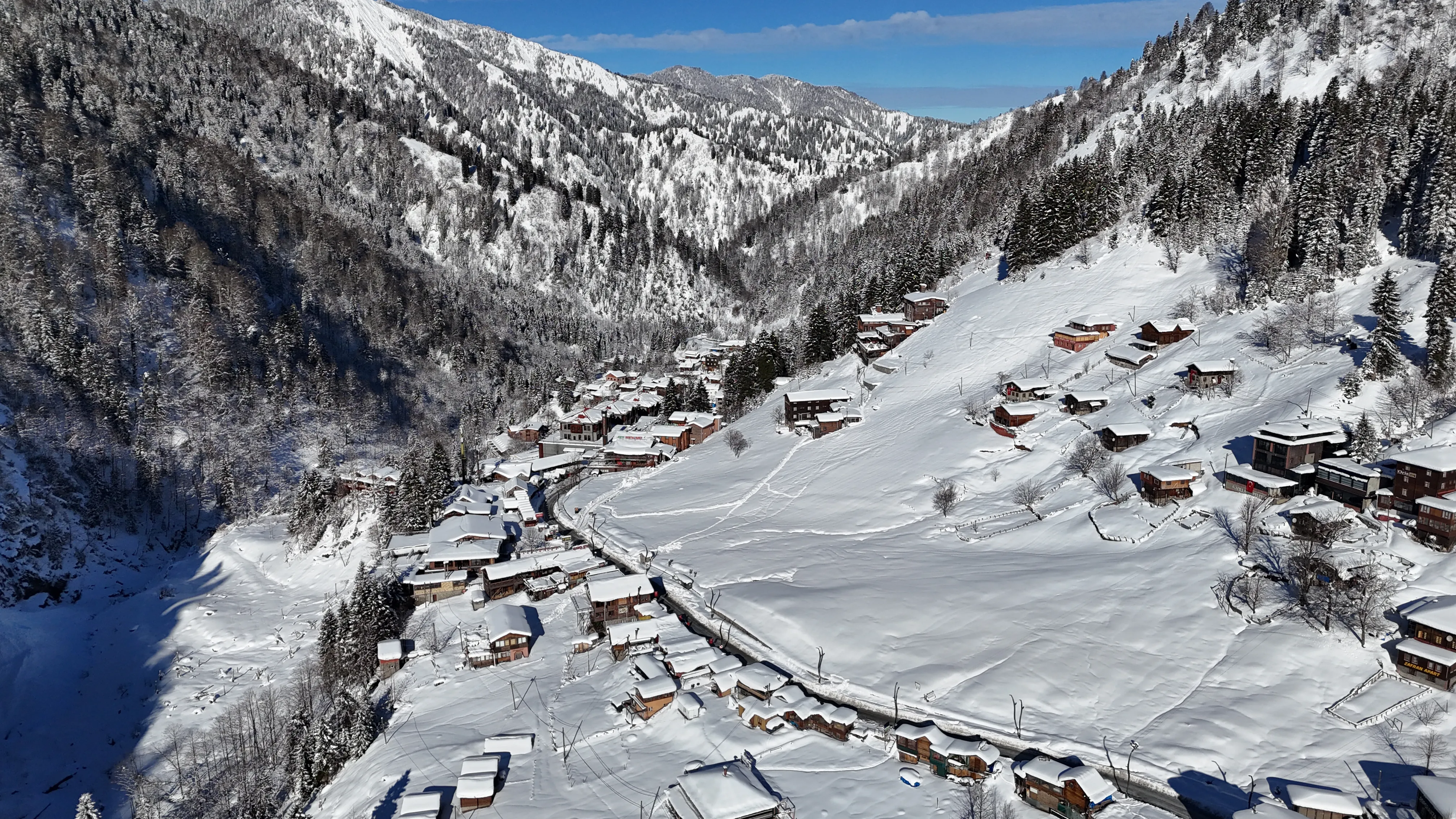 Rize Ayder Yaylası karla kaplandı: Drone ile muhteşem görüntüler