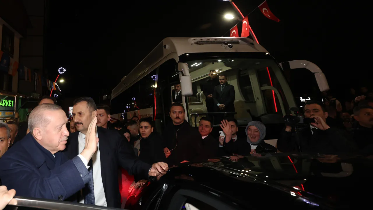 Cumhurbaşkanı Erdoğan, memleketi Rize'nin Güneysu ilçesinde vatandaşlara hitap etti