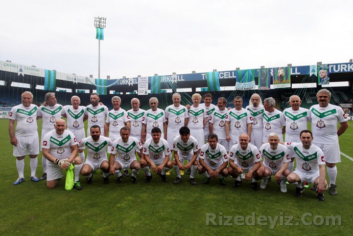 Onlar yüreklerini ortaya koymuş efsane isimler. Her biri Rizespor için ter dökmüş yıldız olmuş ve halen Rizespordan bağlarını koparmamış insanlar. Bu hafta sonu bu güzel insanlarla bir arada olmak, hatıralarını dinlemek ve onları futbol sahalarında bir kez daha görmek için koyulduk yollara..