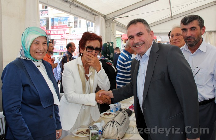 Güneysu Ak Parti İlçe Başkanı Halil Turan, Güneysu Belediye Başkanı ile beraber bayramlaşmaya katıldı.