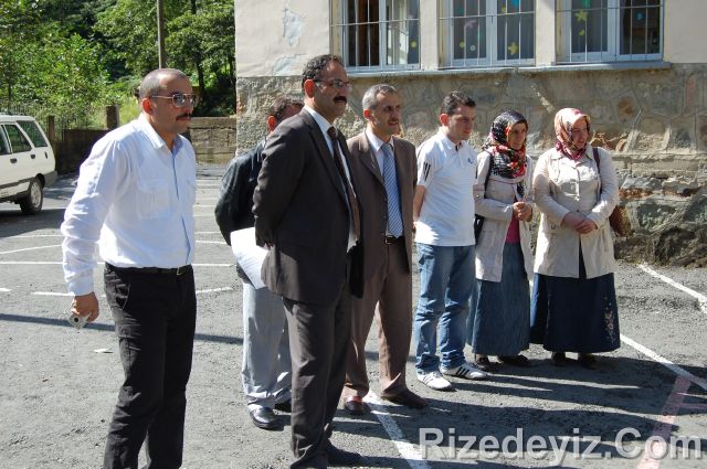 Rizedeyiz Kırtasiye Yardımında