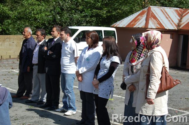 Rizedeyiz Kırtasiye Yardımında