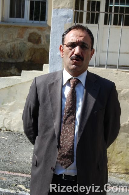 Rizedeyiz Kırtasiye Yardımında