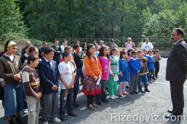 Rizedeyiz Kırtasiye Yardımında