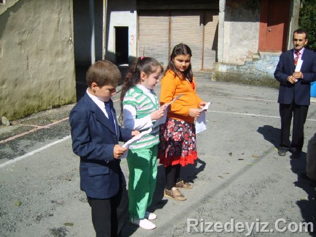 Rizedeyiz Kırtasiye Yardımında