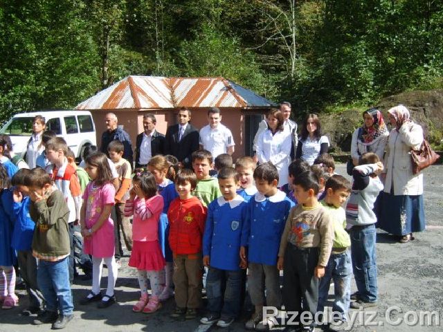 Rizedeyiz Kırtasiye Yardımında