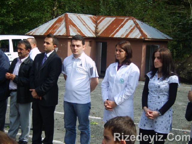 Rizedeyiz Kırtasiye Yardımında