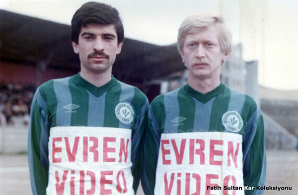 Dostlukları her daim baki kalmıştır: Hüsnü Kürkçü ve arkadaşı Ömer Tornacı. Rize 1 Mayıs 1986