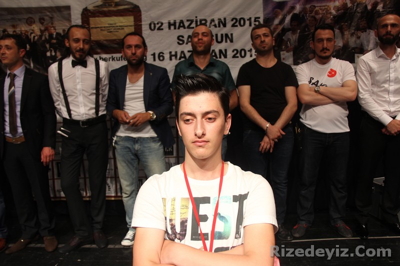 Milli ekip ruhu oluşturmak için emek veren tüm berber ve kuaförlere teşekkür eden Karakaş, etap yarışları sonrasında İstanbul`da gerçekleşecek finalin ardından milli takımın belirleneceğini kaydetti.