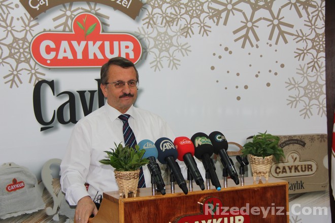 Çaykur Genel Müdürlüğü, en değerli çayını, Halk Eğitim Merkezleri tarafından üretilen yerel motifli hediyelik eşyaların içerisinde Çaylık ismi ile piyasaya sürdü. 
Doğu Karadeniz Bölgesinin ekonomik açıdan gelişmesinde önemli rol oynayan ÇAYKUR, bu kez sosyal ve kültürel bir projeye daha imza attı. ÇAYKUR özenle üretilmiş en değerli çaylarını, Rize ve çevresindeki Halk Eğitim Merkezlerinde bayanlar tarafından üretilen yöresel motifli hediyelik eşyaların içerisinde, hediyelik ürün olarak Çaylık ismi ile piyasaya sürüyor. 
Ahşap, Rize bezi dokuması ve gümüş işleme gibi 44 farklı ürünle birlikte piyasaya sürülen yeni hediyelik çayların satış fiyatları ise 10 TL ile 50 TL arasında değişiyor. Proje ile hem Halk Eğitim Merkezlerinde eğitim gören bayanların gelir elde etmesi hem de yörenin sahip olduğu kültürel değerlerin tüm dünyaya tanıtılması amaçlanıyor.