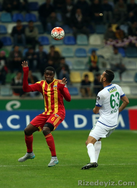Spor Toto Süper Lig`in 10. haftasındaki Kayserispor-Çaykur Rizespor karşılaşması 0-0 berabere tamamlandı.