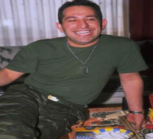 Cem Yılmaz askerliğini Ankara Mamak Muhabere Bilgi Sistemler Okulu ve Eğitim Merkezi Komutanlığı'nda yaptı.