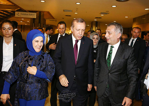 Beraber yürüdük biz bu yollarda: Cumhurbaşkanımız Recep Tayyip Erdoğan ile eşi Emine Erdoğan ve Metin Külünk