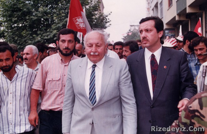 Cumhur Başkanı Recep Tayyip Erdoğan, merhum Necmettin Erbakan ile otuz yıl birlikte siyaset yaptı