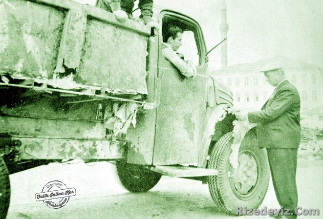 Ekrem Orhon nerede eski bir araç bulsa tamir ettirir ve hizmete sokardı