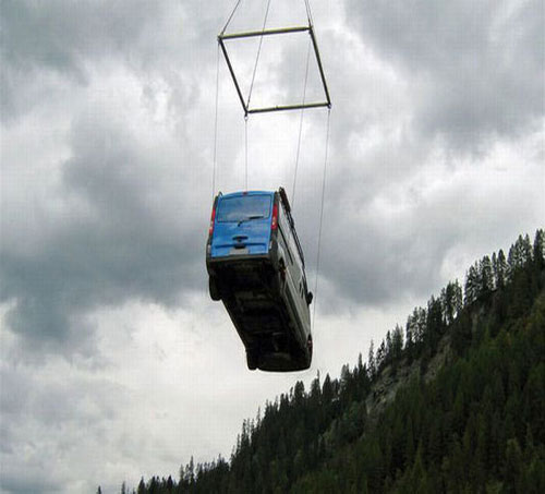 Çoğu insan trafikten şikayet eder. Ya tek bi yol olsaydı hem de aşılması zor? Bakın ve kendiniz karar verin...