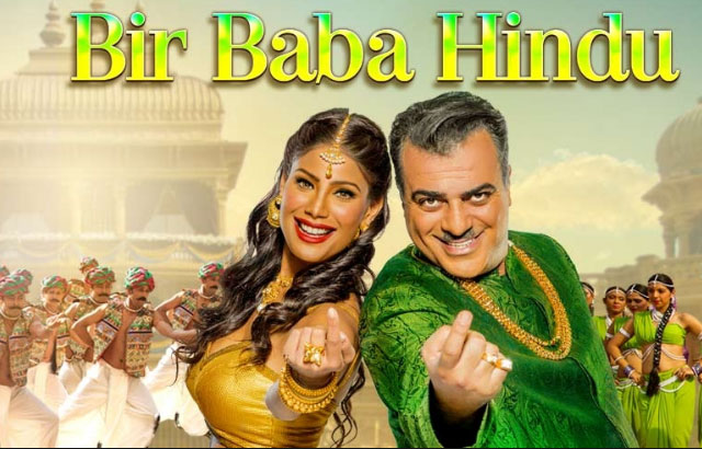 Bir Baba Hindu - 
30 Eylül 2016 / 1s 52dk / Komedi / Türkiye -
Yönetmen Sermiyan Midyat - 
Oyuncular: Sermiyan Midyat, Nicole Faria, Şafak Sezer - 
Fadıl bölgesinin en acımasız mafya babalarından biridir. Ancak günün birinde Hintli yoga hocası Gundhi`ye aşık olur. Günün birinde Gundhi Fadıl`ın malikanesinden kaçırılınca Fadıl genç kadını bulma yoluna baş koyar. En güvendiği arkadaşı Hulusi`yi de alarak Hindistan`a giden mafya babasının amacı Gundhi`yi onu kaçıranların elinden kurtarmak ve onun kalbini kazanmaktır. Ancak işler sandığı kadar kolay olmayacaktır. Gundhi`nin annesi de Hindistan`da çok güçlü bir mafya örgütünü yönetmektedir. Fadıl, Hulusi ve Mumbai`da çalışan Türk belediye işçisinin yardımıyla Gundhi`ye ulaşmaya çalışır. Ancak Fadıl`ın ailesi de Mumbai`ye geldiğinde işler iyice karışır...Sermiyan Midyat`ın yönetmenliğini ve senaristliğini üstlendiği Bir Baba Hindu absürd bir hint komedisini beyazperdeye taşıyor. Filmin başrollerini paylaşan Sermiyan Midyat ve 2010da Dünya Güzeli seçilen Hintli oyuncu Nicole Fariaya Şafak Sezer, Burak Satıbol, Zeynep Kankonde, Füsun Demirel eşlik ediyor.