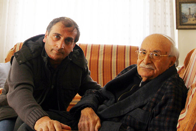 Dünya gözüyle son görüşmemiz: Ankara Bahçelievler semtindeki evinde ziyaret ettiğim, nasihatleri, birikimleri ve sohbetleriyle bana ışık olan Süleyman Kazmaz hastalığı nedeniyle konuşmakta zorduk çekiyordu. Ben anlattım, o dinledi. Bu fani dünyadaki son görüşmemizdi. (Bahçelievler, Ankara, 7 Mart 2012)