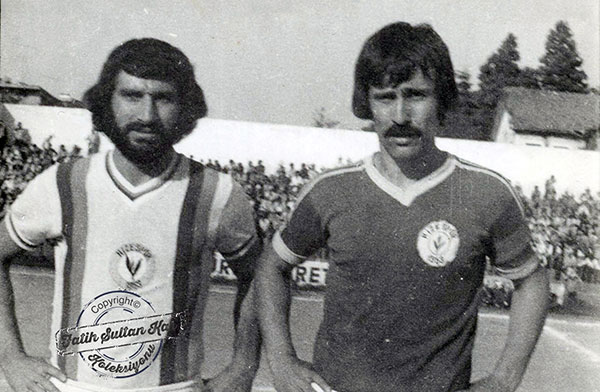 Kaptan Cengiz, Mehmet Cemil
Kaptan Cengiz, kendisi gibi Rizespor tarihinde iz bırakan futbolculardan Mehmet Cemil ile Kaptan Cengizin