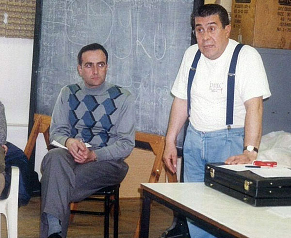 Mehmet Karaosmanoğlu, Zihni Göktay ile birlikte `Gençlik Günleri`nde atölye çalışmalarında yer almış, Göktayın asistanlığını yapmıştı. (İBB Şehir Tiyatroları, İstanbul, 1999)