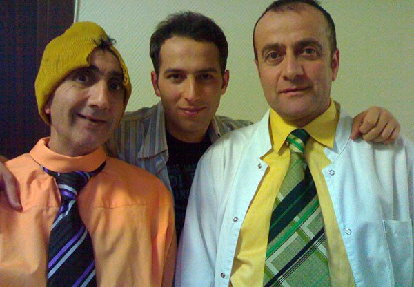 Mehmet Karaosmanoğlu ve Flaş TVde yayınan Fıkralarla Türkiye isimli programda birlikte oynadığı Erzurum Fıkraları Ekibi. (İstanbul, 2008)