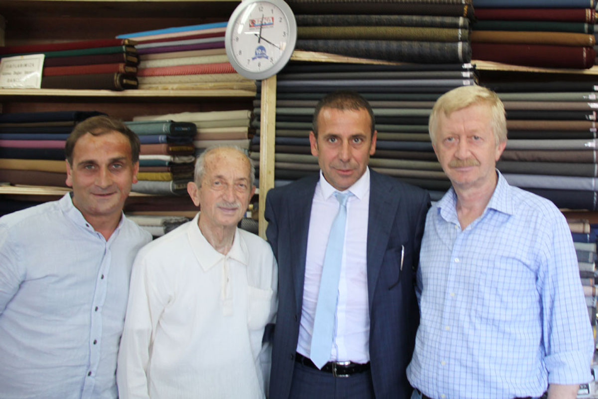 Hatıralar, hatıralar Abdullah Avcı Rize Ziyaretinde Fatih Sultan Kar, Rizespor Kurucusu Muharrem Kürkçü ve Rizesporun efsane futbolcusu Hüsnü Kürkçü ile hatıra fotoğrafı çektirdi.