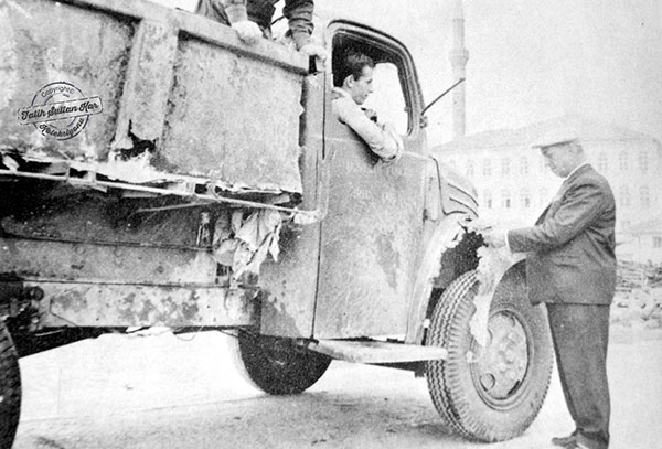 Ekrem Orhon nerede eski bir araç bulsa tamir ettirir ve hizmete sokardı