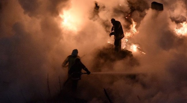 Gümüşhane’de Tek Katlı Evin Çatı Katında Korkutan Yangın