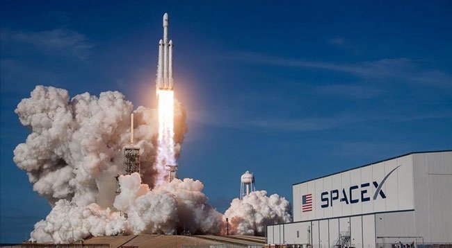 SpaceX Uzaya İlk Sivil Uçuşunu Bu Yıl Gerçekleştirmeyi Planlıyor