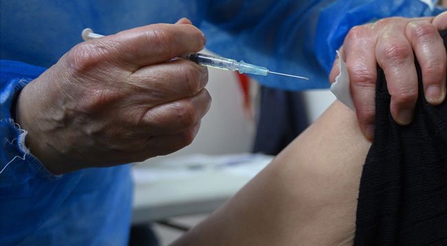 Hamileler ve Emziren Anneler İçin Kovid-19 Aşısı Önerisi