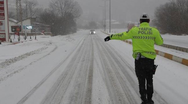 Tokat'ta Kar Yağışı Etkili Oldu; Okullar Tatil