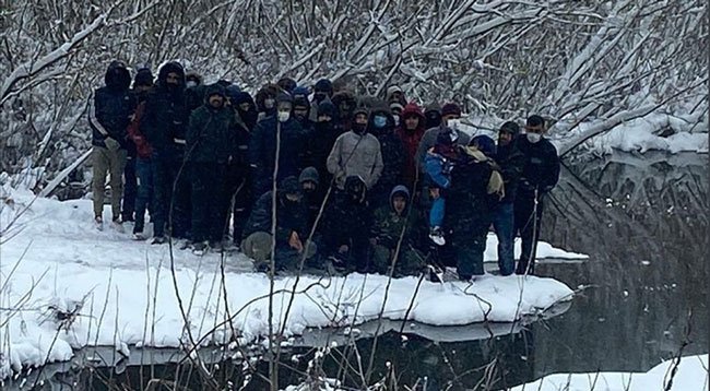 Yunanistan'ın Ölüme Terk Ettiği Düzensiz Göçmenler Kurtarıldı