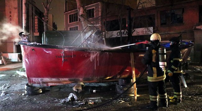 Balıkçı Teknesinde Yangın Çıktı