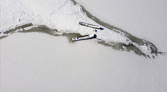Ladik Gölü'nün Yüzeyi Buzla Kaplandı