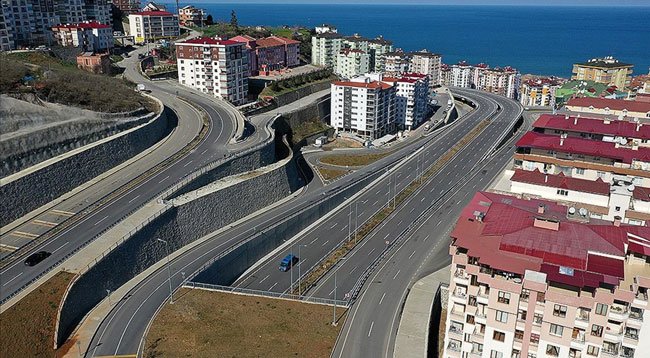 Karadeniz Sahil Yolu'nu Rahatlatacak Projenin Yüzde 60'ı Tamamlandı