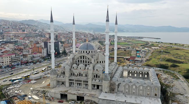 10 Bin Kişinin İbadet Edebileceği Caminin Kaba İnşaatı Bitti