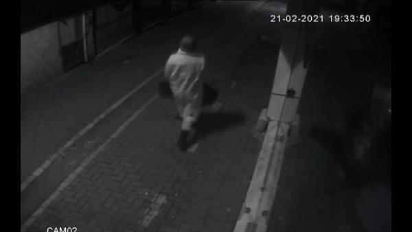 Filyasyon ekibi tulumuyla hırsızlık kamerada