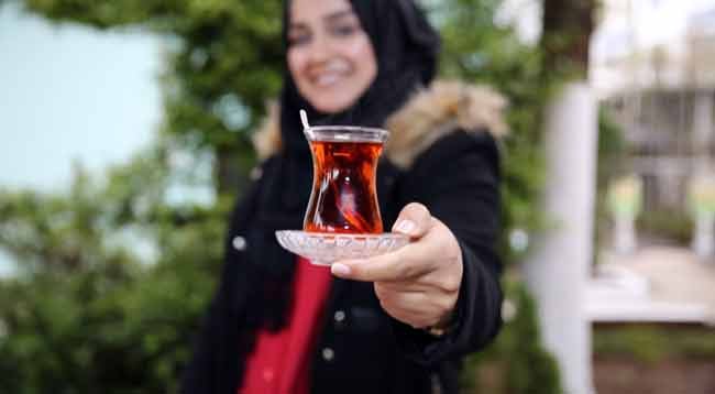 Çay İçerken Sıcaklığına Dikkat Etmek Gerekiyor