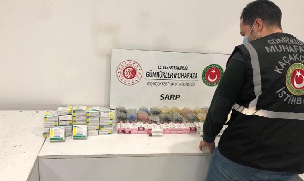 Sarp Sınır Kapısı’nda 498 kutu kaçak ilaç ele geçirildi