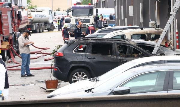 Ankara'daki yangında 20'den fazla iş yeri ile 14 araç zarar gördü