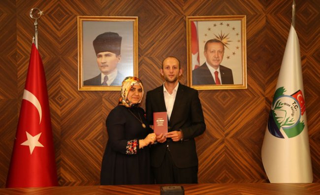 Salgın Nedeniyle Kavuşamayan Çift Sonunda Nikah Masasına Oturdu