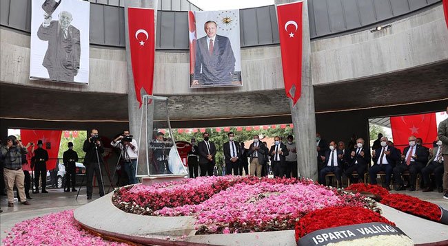 Süleyman Demirel Mezarı Başında Anıldı