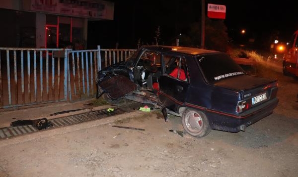Ereğli'de iki otomobil çarpıştı: 4 yaralı