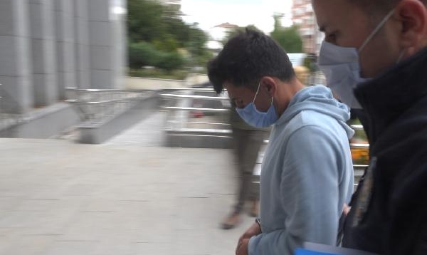 Girdiği 2 evde de sahipleriyle karşılaşan hırsızlık şüphelisi tutuklandı