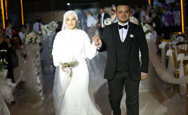 Güloğlu, Muhteşem Törenle Dünya Evine Girdi