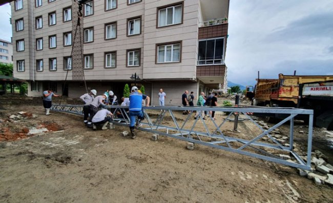 Çoruh EDAŞ'tan Sel Bölgesinde Yoğun Çalışma