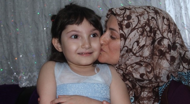 Tek Kolu ve Bacağı ile Hayata Tutunan Elif Su Protez Bekliyor